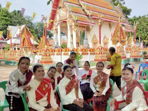 ทำบุญแห่เทียนเข้าพรรษา